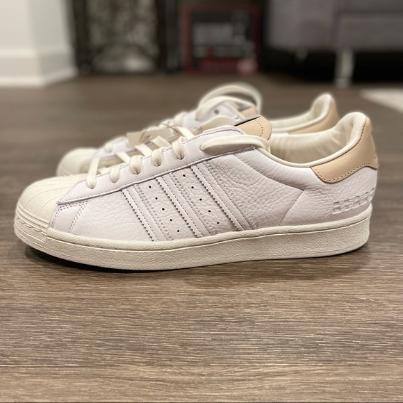 Adidas Superstar sz 10.5 - Picture 1 of 7